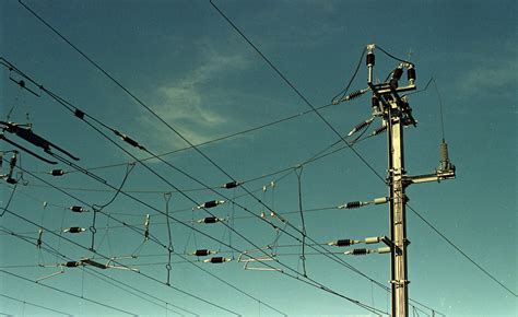 what do they call those metal boxes on trains|end of train cables.